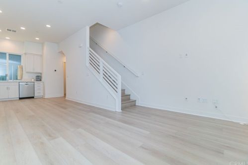 241 Elm Ave, Long Beach CA 90807-3403 exterior