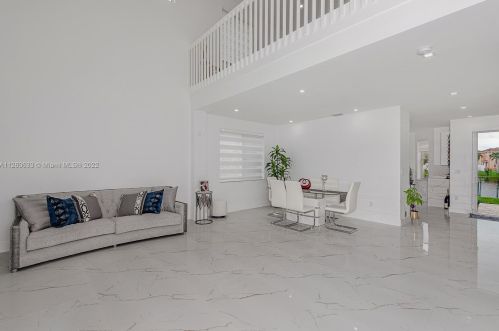 13040 52nd St, Hollywood FL  33027-5453 exterior