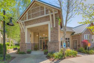 22433 Marketplace Dr, Redmond WA  98053-1916 exterior
