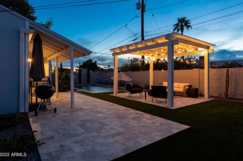 5744 12 St, Phoenix AZ 85086-7351 exterior