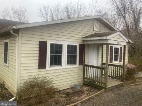 305 Bock St, Gordonsville, VA 22942-9177