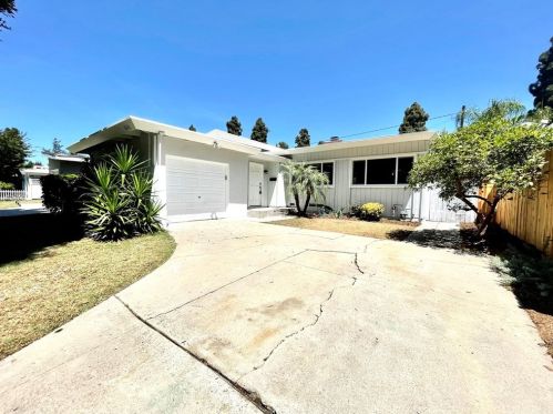 6233 Peabody St, Long Beach, CA 90808-2826