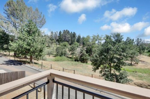 208 Horizon Cir, Grass Valley CA  95945-9715 exterior