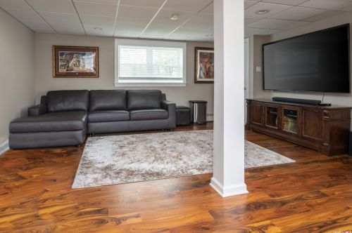 15 Grossman St, Huntington Station NY 11747-2905 exterior