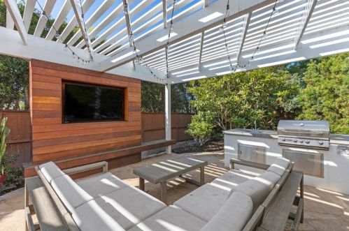 219 Jacob Ln, Encinitas CA  92024-2123 exterior
