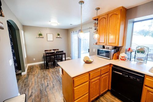 1785 Promenade Pl, Vista CA  92083-6167 exterior
