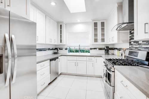 11814 Hesby St, North Hollywood CA  91607-3218 exterior