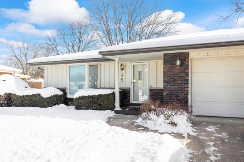 1701 Chapman Dr, Waukesha, WI 53189-8414
