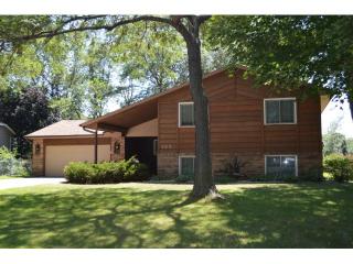 122 102nd Ln, Lino Lakes, MN