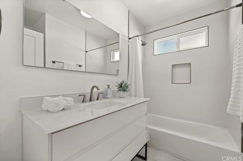 15424 Wilton Pl, Gardena CA  90249-4729 exterior
