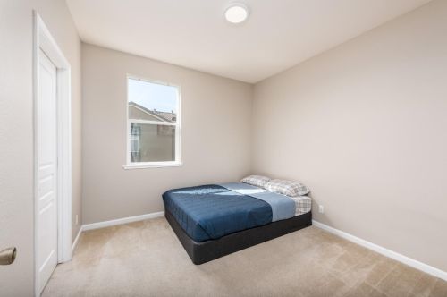 9950 Macabee Ln, Elk Grove CA  95757-2551 exterior