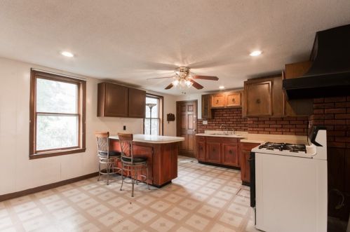 181 Division St, Fall River MA  02721-1040 exterior