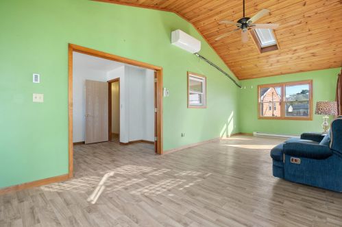 5515 Honey Crk Dr, Milwaukee WI 53221-4012 exterior