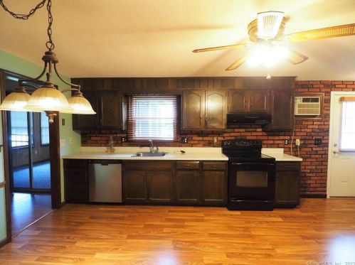 96 Strawberry Ln, Manchester CT  06040-6932 exterior