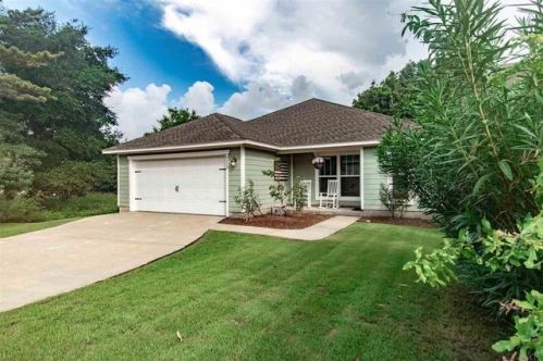 5992 Bay Point Dr, Pensacola, FL 32507-8475