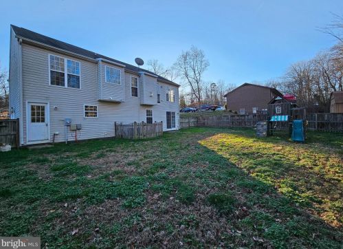 424 Laurel Ave, Fredericksburg VA  22408-1570 exterior