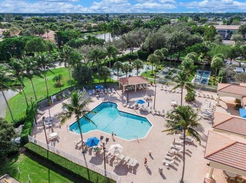 6082 Lake Hibiscus Dr, Delray Beach FL  33484-4617 exterior