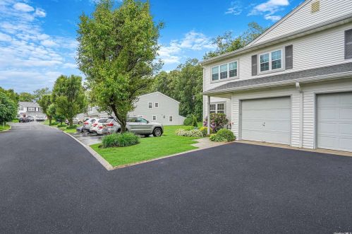 6 Indian Trce, San Remo, NY 11754-3718