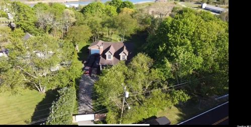132 Moriches Blvd, Eastport, NY 11941-1122