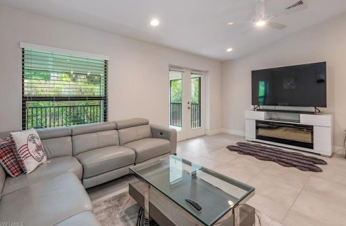 1334 Center Ln, Naples, FL 34110-6101