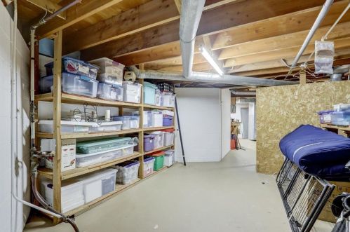 5237 20th St, Milwaukee WI 53233-2548 exterior