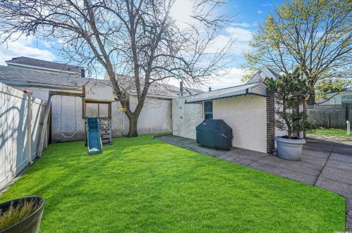 268 Beach 137th St, Far Rockaway, NY 11694-1332