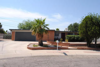 927 Sherwood Village Dr, Tucson, AZ 85710-5826