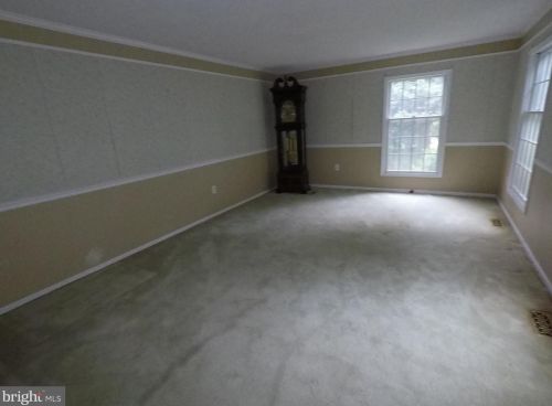 2 Presidential Dr, Berlin Boro NJ  08009-1358 exterior