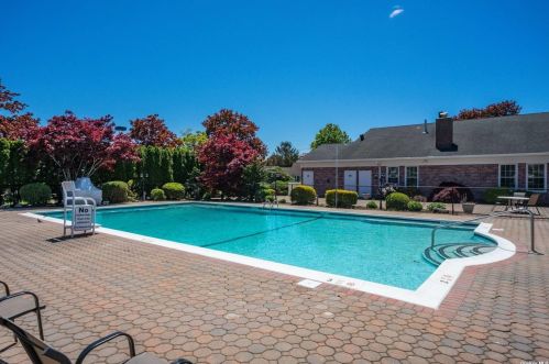 35 Standish Dr, Mount Sinai NY  11766-2621 exterior