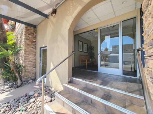 860 Turquoise St, San Diego, CA 92109-1135