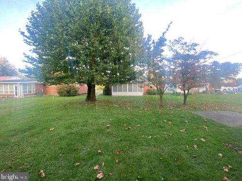 46 Oak Ave, Camp Hill, PA 17011-4236