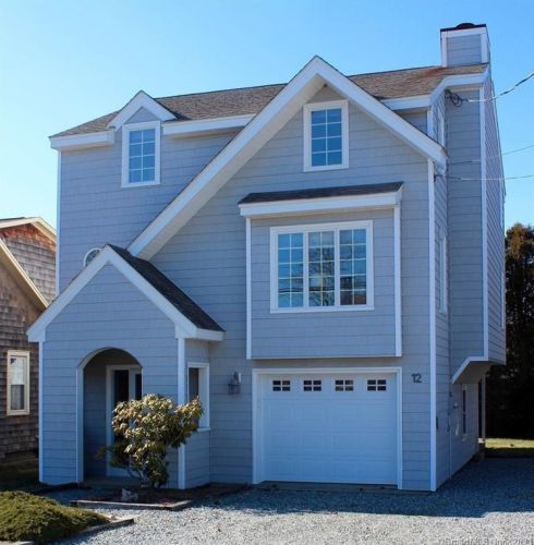 12 Middlefield St, Groton, CT 06340-8826