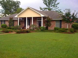 705 Oak Ridge Way, Jackson, MS 39208-8079