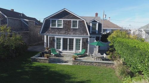 23 Water St, Stonington CT  06378-1424 exterior
