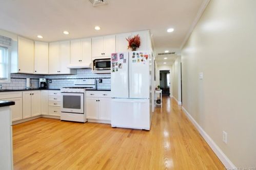 105 Edgefield Ave, Milford CT  06460-7833 exterior