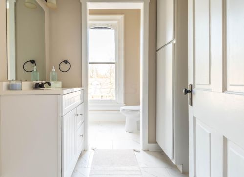 147 High St, London OH  43140-1315 exterior