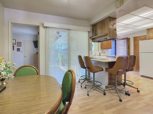 3540 Promontory St, San Diego CA 92109-6612 exterior