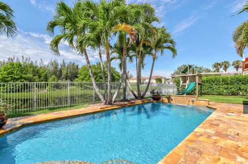 1202 Creekside Dr, West Palm Beach, FL 33414-3137