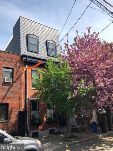 705 Fulton St, Philadelphia, PA 19147-2816