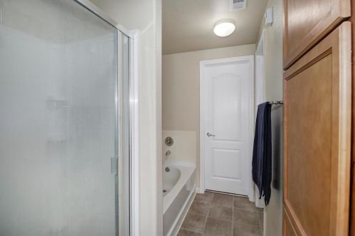 5482 Tares Cir, Elk Grove CA  95757-4361 exterior