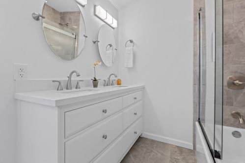 104 Mount Blaine Dr, Canonsburg PA  15317-2621 exterior