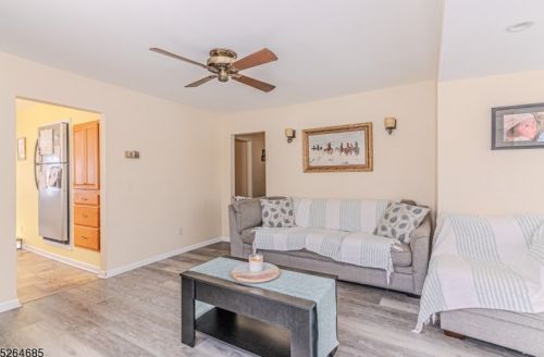 52 Riveredge Rd, Lincoln Park NJ  07035-2443 exterior