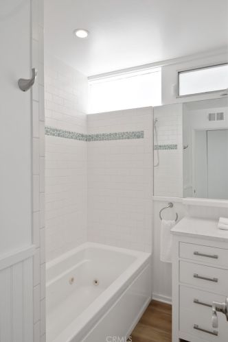 317 8th St, Manhattan Beach CA  90266-5629 exterior