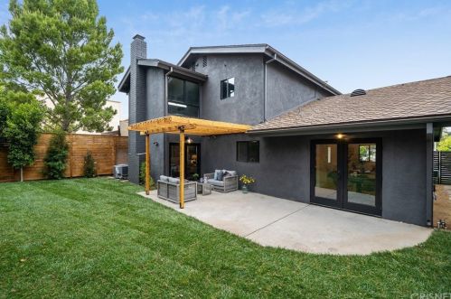 4070 Bakman Ave, North Hollywood CA  91602-3302 exterior