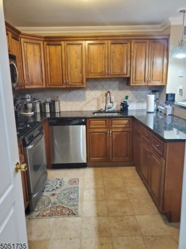 54 Maple Ave, East Orange, NJ 07017-4308