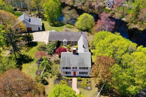 27 Summer St, Marshfield, MA 02050-1633