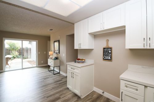 118 Oakmeade Ct, Vacaville CA exterior