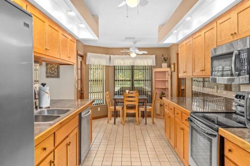 10208 Hoover St, Brooksville FL  34608-7137 exterior