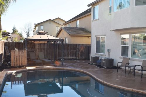 2065 Katnich Ln, Lodi CA 95242-4805 exterior