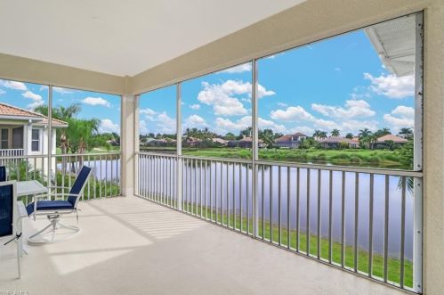 28662 San Lucas Ln, Bonita Springs, FL 34135-8300